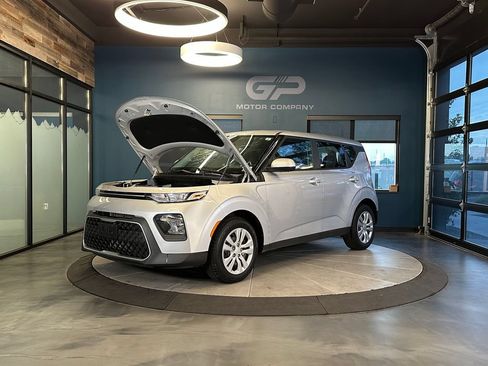 Used 2020 Kia Soul LX FWD image 24
