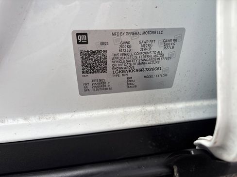 Used 2024 GMC Acadia Elevation image 24