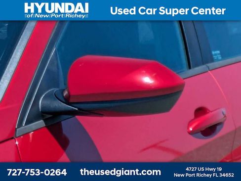 Used 2023 Hyundai Elantra SEL w/ Convenience Package FWD image 11