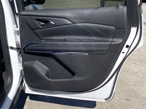 Certified 2025 Chevrolet Traverse LT image 31