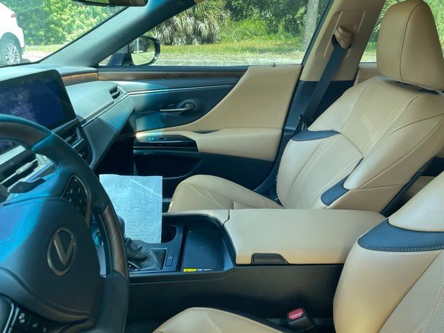 Used 2025 Lexus ES 350 w/ Technology Package FWD image 9