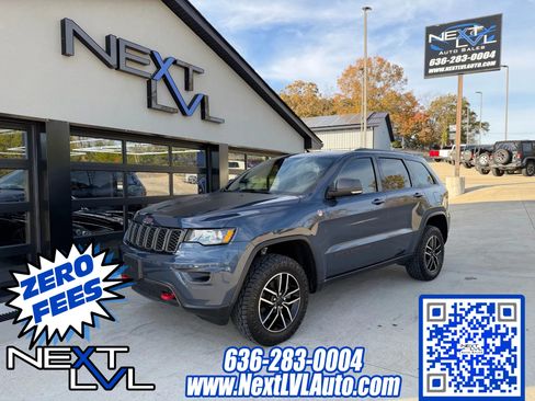 Used 2020 Jeep Grand Cherokee Trailhawk image 1