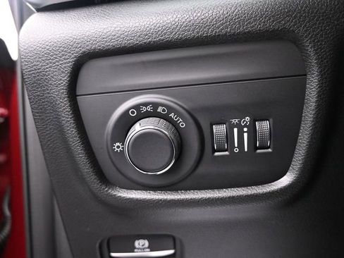 New 2025 Jeep Grand Cherokee Altitude AWD/4WD image 37