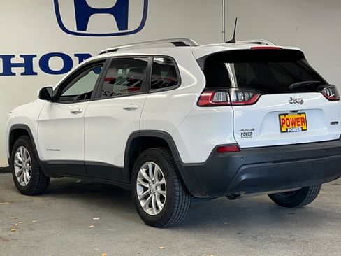 Used 2020 Jeep Cherokee Latitude w/ Cold Weather Group image 5