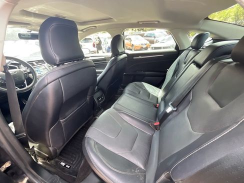 Used 2018 Ford Fusion Titanium FWD image 10