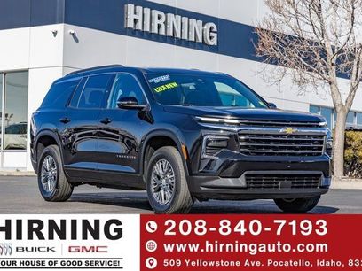 Used 2025 Chevrolet Traverse LT