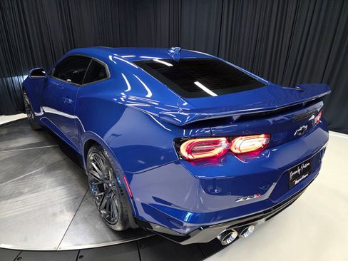 Used 2019 Chevrolet Camaro ZL1 RWD image 58