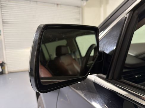 Used 2015 Chevrolet Suburban LTZ AWD/4WD image 5