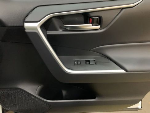 New 2025 Toyota RAV4 XLE image 18