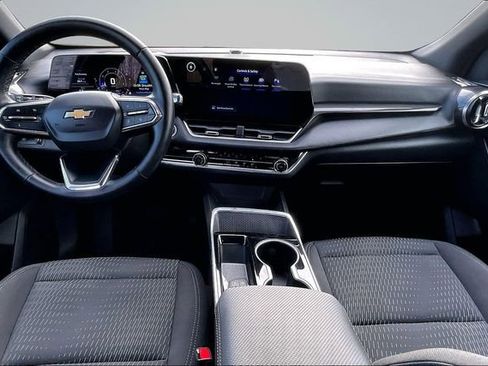 Used 2025 Chevrolet Equinox LT image 7