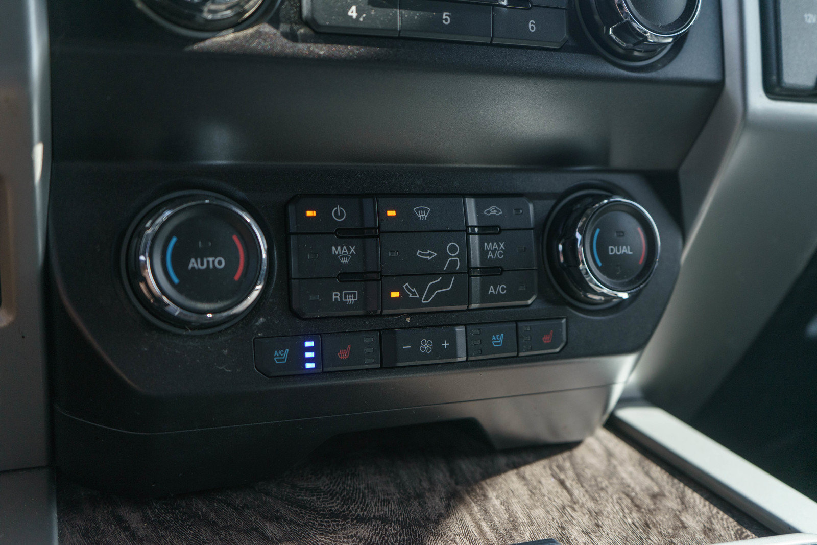 Used 2019 Ford F250 Lariat AWD/4WD image 17