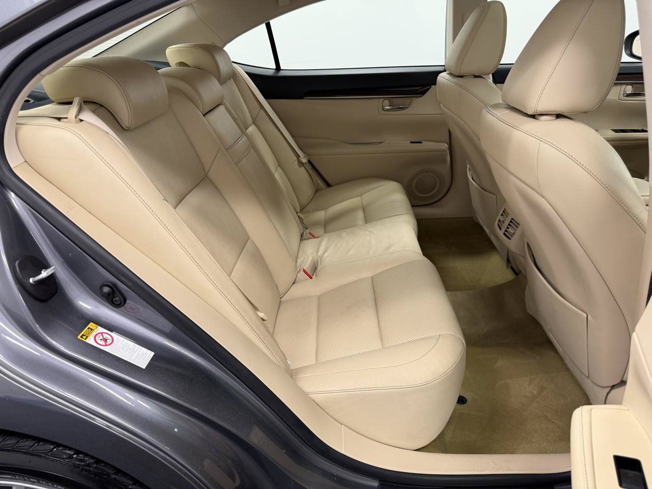 Used 2014 Lexus ES 350 w/ Luxury Package FWD image 16