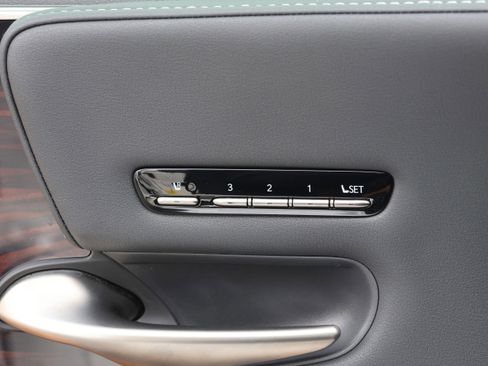 Used 2021 Lexus LS 500h image 13