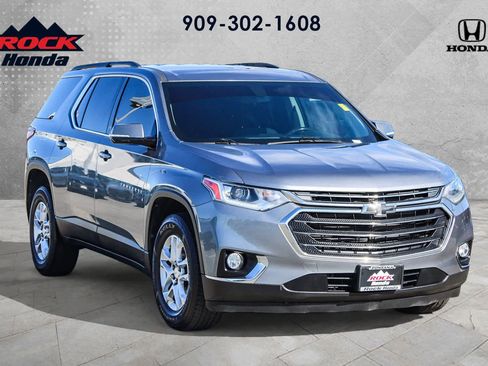 Used 2019 Chevrolet Traverse LT image 3
