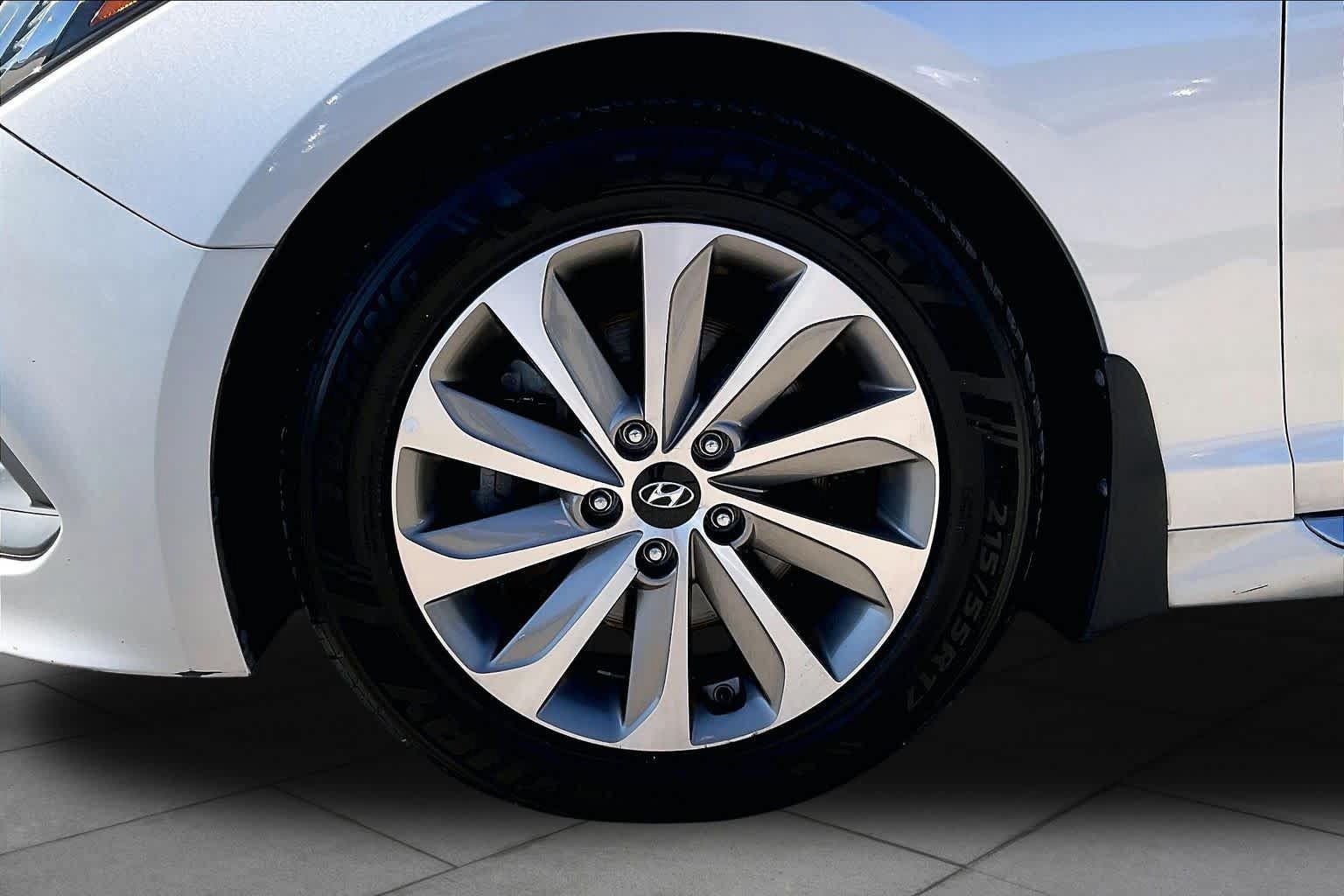 Used 2017 Hyundai Sonata Sport w/ Value Edition Package 02 FWD image 11