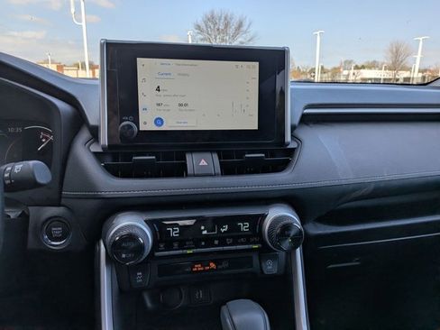 Used 2025 Toyota RAV4 XLE image 12