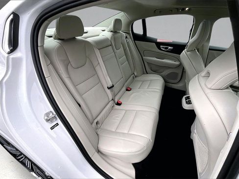 Used 2021 Volvo S60 T6 Inscription image 25