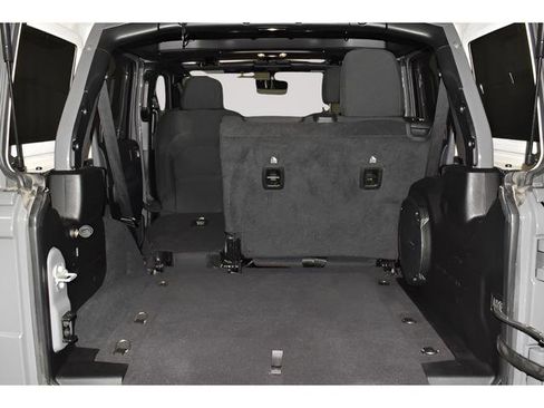 Used 2023 Jeep Wrangler Unlimited Sahara AWD/4WD image 29