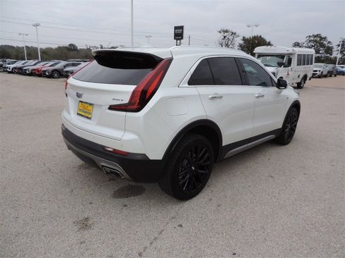 Used 2021 Cadillac XT4 Premium Luxury w/ LPO, Onyx Sport Package image 5