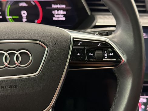 Used 2022 Audi e-tron Chronos AWD/4WD image 18