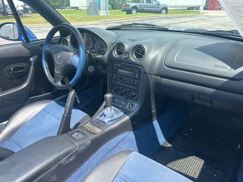 Used 1999 MAZDA MX-5 Miata 10th Anniversary Edition RWD image 6