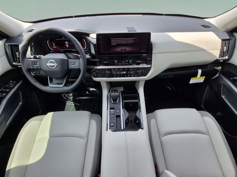 New 2026 Nissan Pathfinder SL FWD image 12