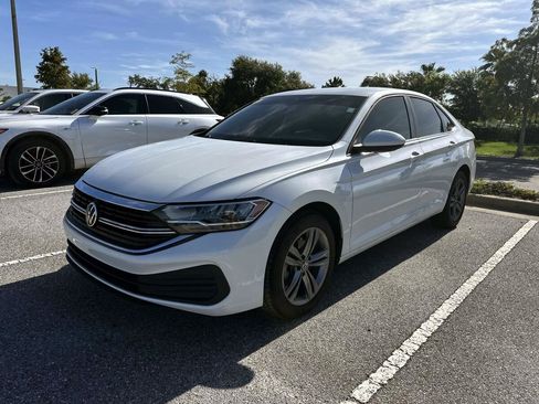 Used 2022 Volkswagen Jetta SE FWD image 1