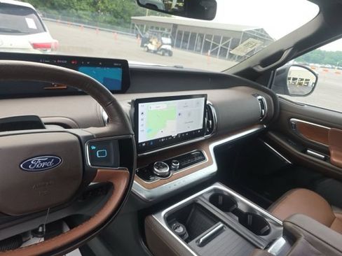 Used 2025 Ford Expedition Max King Ranch AWD/4WD image 9