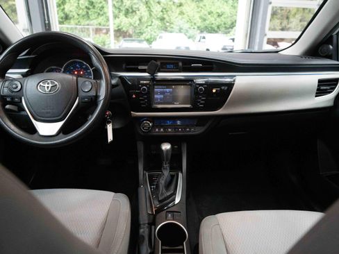 Used 2015 Toyota Corolla LE FWD image 20