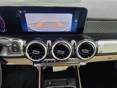 New 2026 Mercedes-Benz GLB 250 image 12