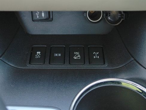 Used 2015 Toyota Highlander Limited AWD/4WD image 22