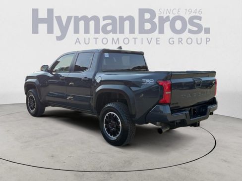 Used 2025 Toyota Tacoma TRD Off-Road AWD/4WD image 5