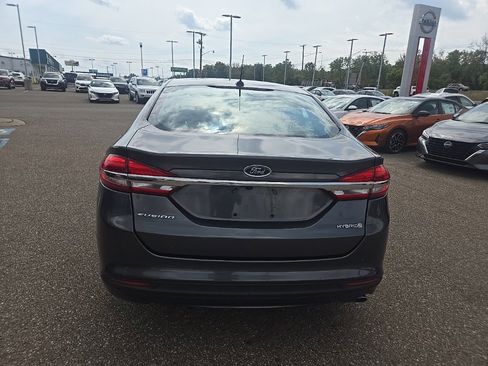Used 2018 Ford Fusion S image 6