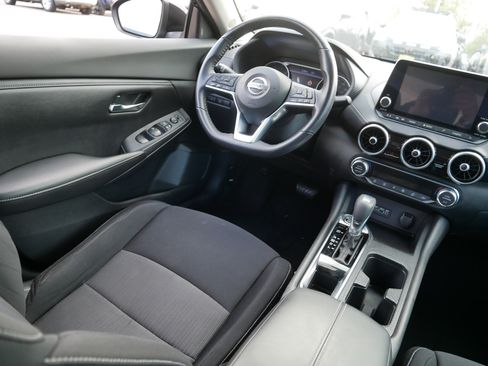 Certified 2021 Nissan Sentra SV FWD image 9