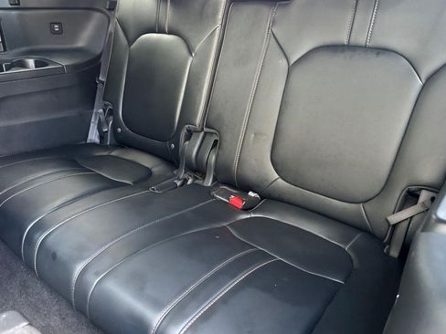 Used 2025 Honda Pilot TrailSport image 32