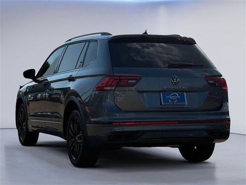 Used 2022 Volkswagen Tiguan SE R-Line image 6