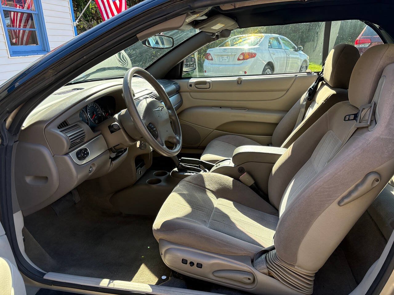 Used 2006 Chrysler Sebring Touring FWD image 10