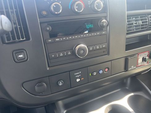 New 2025 Chevrolet Express 3500 Work Van w/ Driver Convenience Package image 24