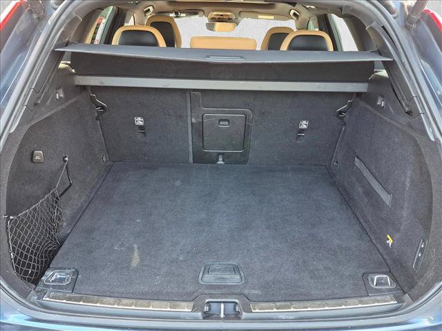 Used 2018 Volvo XC60 T5 Inscription w/ Convenience Package AWD/4WD image 6