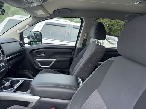 Used 2023 Nissan Titan SV w/ SV Convenience Package RWD image 13