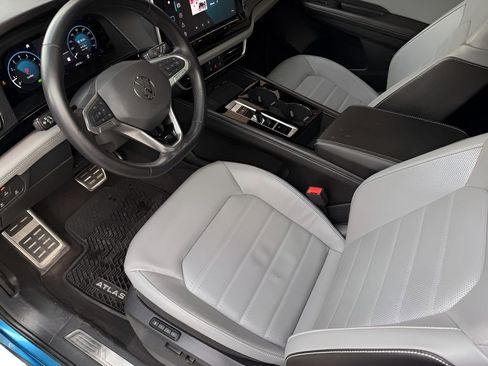 Used 2024 Volkswagen Atlas Cross Sport SEL R-Line image 13