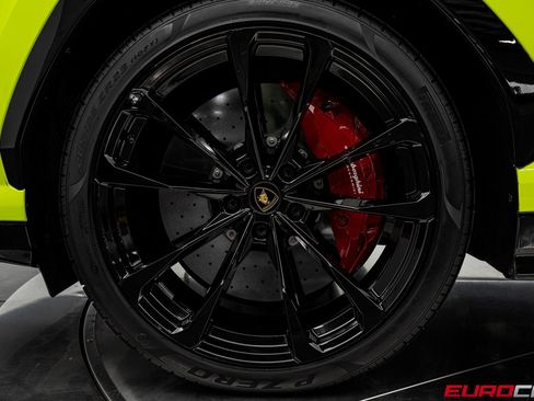Used 2022 Lamborghini Urus *HIGH GLOSS BLACK STYLE PACKAG image 19