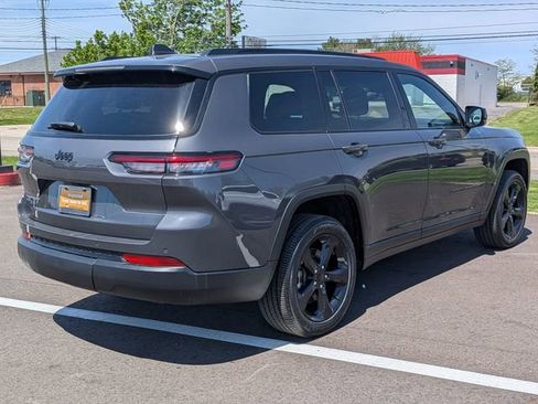 Used 2024 Jeep Grand Cherokee L Laredo AWD/4WD image 5