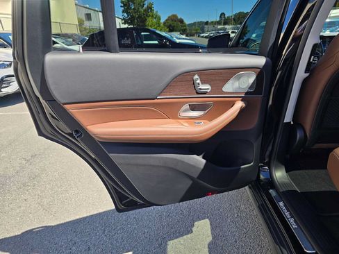 Used 2026 Mercedes-Benz GLS 450 4MATIC image 19