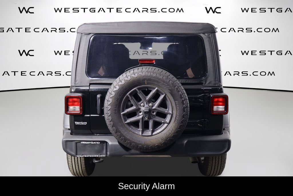 Used 2025 Jeep Wrangler Unlimited Sport AWD/4WD image 4
