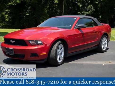 Used 2010 Ford Mustang Convertible RWD image 1