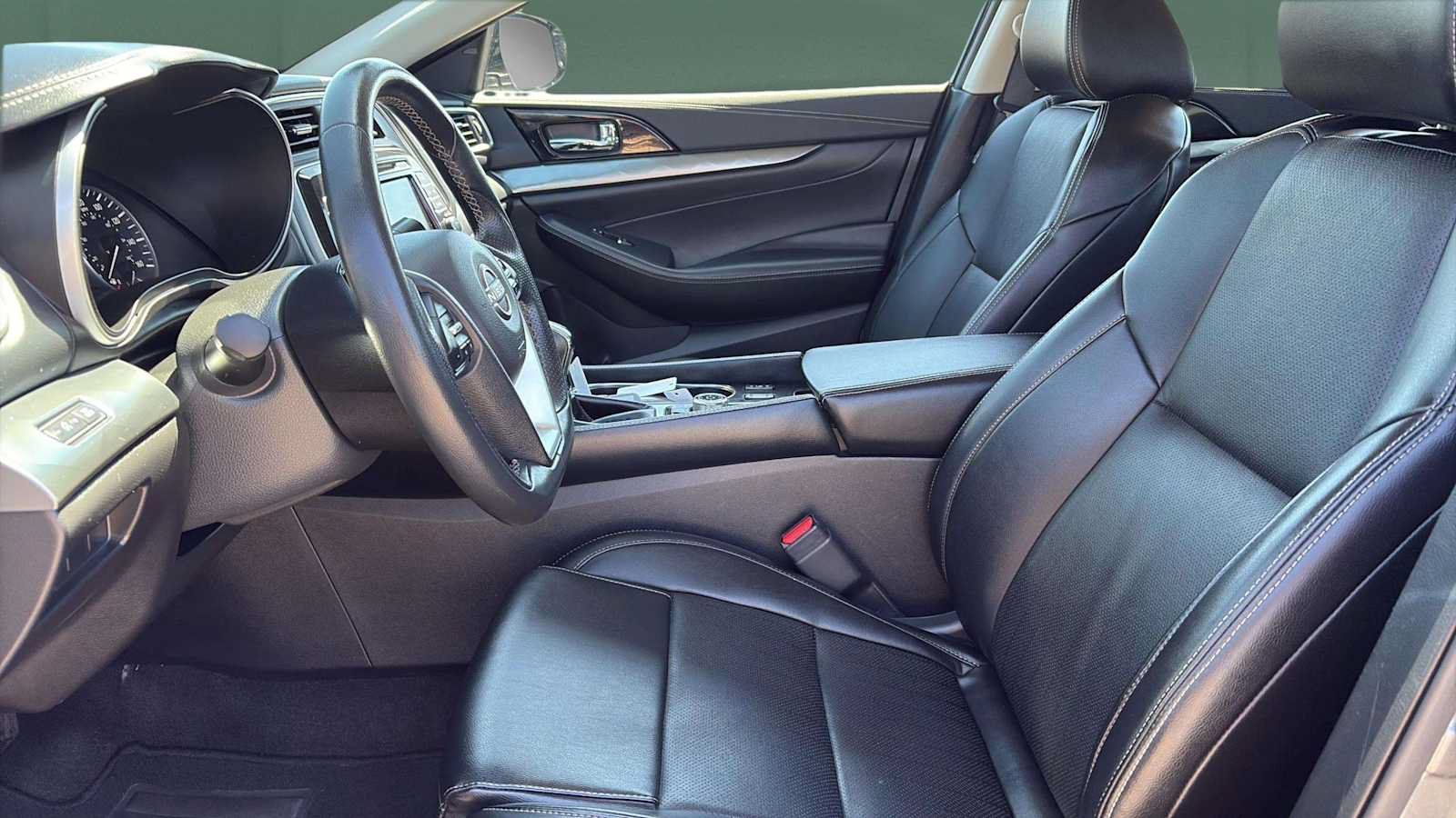 Used 2023 Nissan Maxima SV w/ Floor Mat Group FWD image 16