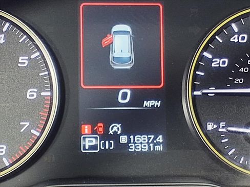 Certified 2025 Subaru Crosstrek 2.5i Sport w/ Crosstrek Mirror Package image 19