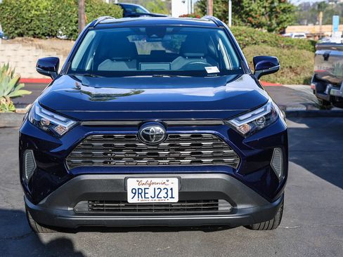 Used 2025 Toyota RAV4 XLE FWD image 17