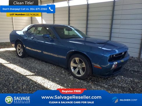 Used 2021 Dodge Challenger SXT w/ Driver Convenience Group RWD image 5